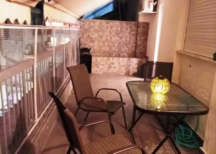 Mary's Downtown - A Stroll Away From The White Tower